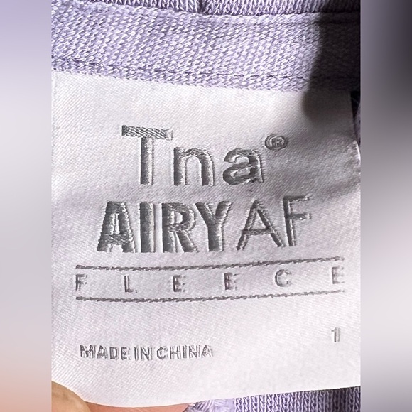 Aritzia TNA Cozy Fleece Boyfriend Cropped Hoodie Size 1. - Picture 8 of 10